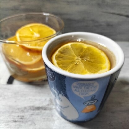 きょうはこちら♬檸檬の蜂蜜漬け作ってホットレモネード作ってみました❣まだまだ空気が乾燥してるので風邪予防にぴったり✨素敵なレシピ感謝です❤